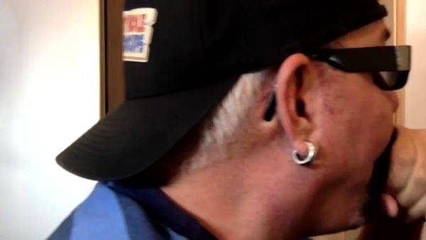 Homemade IR DILF banged in gloryhole BJ - drtuber.com on v0d.com