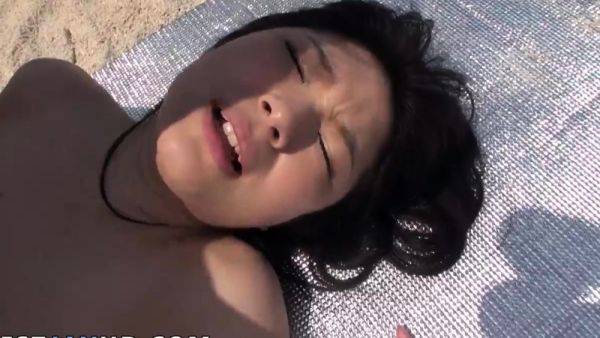 At the gorgeous beach, promiscuous Hina drenches up the - drtuber.com - Japan on v0d.com