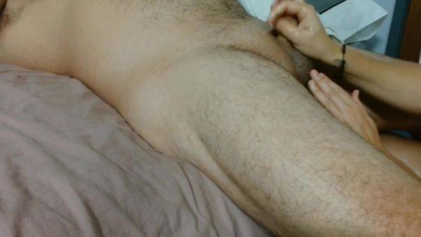 Bbw Giving Senual Handjob To Husband To Wake Him Up - hotmovs.com on v0d.com