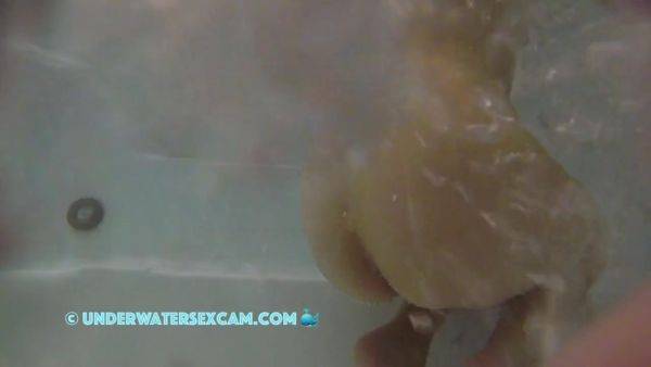 A Few Air Bubbles Find Their Way Up Between The Crack Of Her Ass - hclips.com on v0d.com
