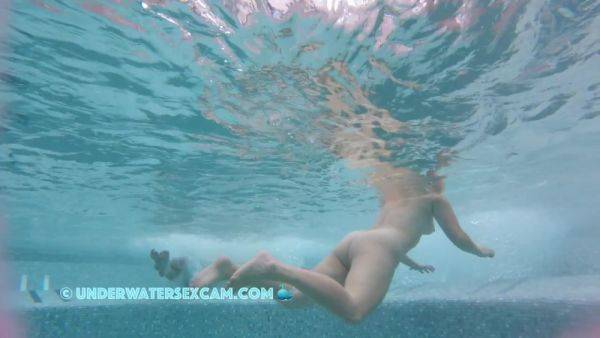Naked Women Of Different Ages In The Sauna Pool - hclips.com on v0d.com