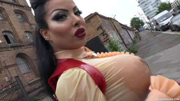 Lady Medusa Rubber Babe - upornia.com on v0d.com