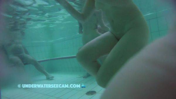 The Right Position For Underwater Sex On A Bench - hclips.com on v0d.com