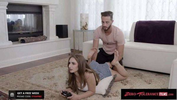 Zero Tolerance: Gamer Girl Keeps Playing as She Gets Fucked Hard - veryfreeporn.com on v0d.com