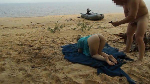 Milf allows to fuck her tight anal on the beach - Amateur Porn - anysex.com on v0d.com