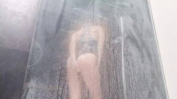 Masturbates To Squirting Orgasm In Shower - hotmovs.com on v0d.com
