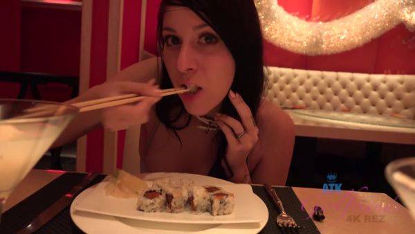 Virtual Vacation In Las Vegas With Luna Kitsuen Part 1 - hotmovs.com - Usa on v0d.com