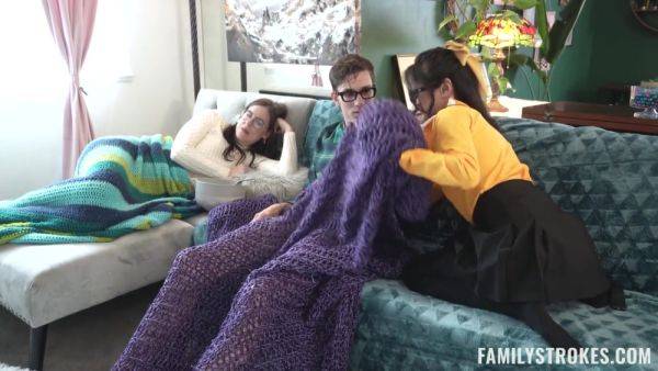 Jade Kimiko & Nikki Zee & Parker Ambrose in Friendly Cumpetition - FamilyStrokes - hotmovs.com on v0d.com