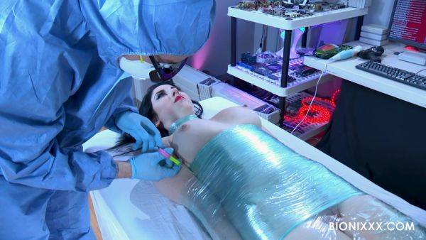 Brunette Android pussy gets laid with the mad scientists - hellporno.com on v0d.com