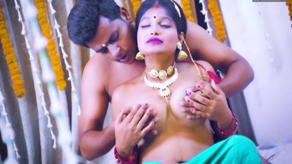Desi Indian 18+ Girl Suhanas Very 1st Live Suhaagrat On Cam ( Hindi Audio ) - desi-porntube.com - India on v0d.com