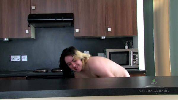 Curvy Brunette Samantha Jane Loves To Experiment In The Kitchen - hotmovs.com on v0d.com