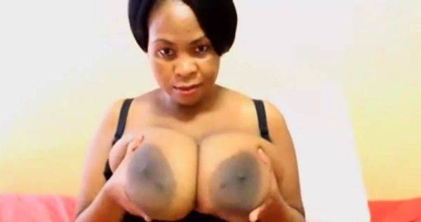 Ebony webcam girl with huge tits - drtuber.com on v0d.com