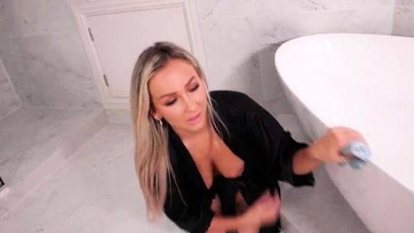 DownBlouse Jerk - Beth Morgan - Cleaners Tits - drtuber.com on v0d.com