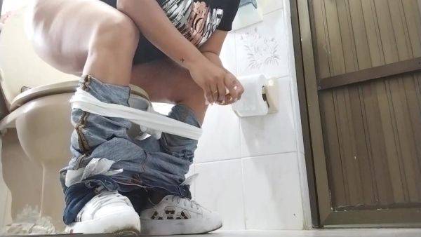 Clinic Patient Caught By Many Cameras Pissing - videohdzog.com - Colombia on v0d.com