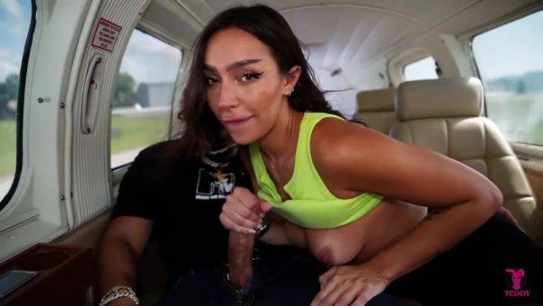 Sisi Rose - Gorgeous Fucks In Back Of A Bentley And 10,000 Feet In The Air - Tt S1e28 - upornia.com on v0d.com