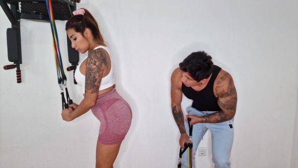 I Couldnt Resist My Neighbors Ass. I Fucked Her During The Workout - desi-porntube.com - India on v0d.com