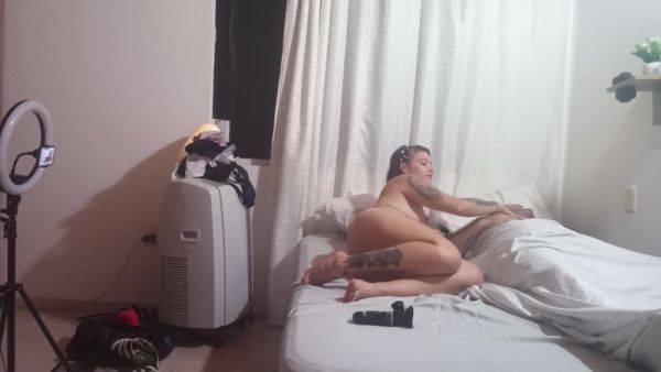 He Entered My Stepfathers Bedroom And Recorded Him Waking Him Up And Riding His Cock - upornia.com on v0d.com