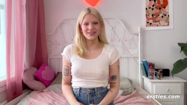 Hot Babe Lizzy Loves When People Watch Her Masturbate - hclips.com - Germany on v0d.com