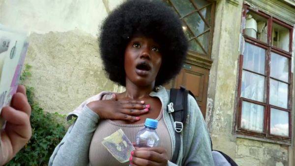 Buxom Curly Ebony Hottie Pleases a Stranger With Outdoor BJ & Risky Quickie In the Street For Money - anysex.com on v0d.com