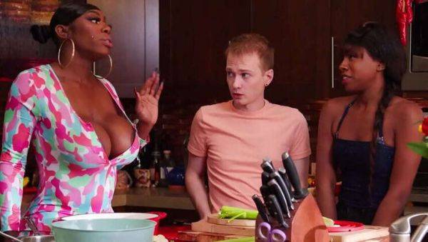 Seducing My Ebony Lover as Stepmom Prepares Meal - MILFED - porntry.com on v0d.com