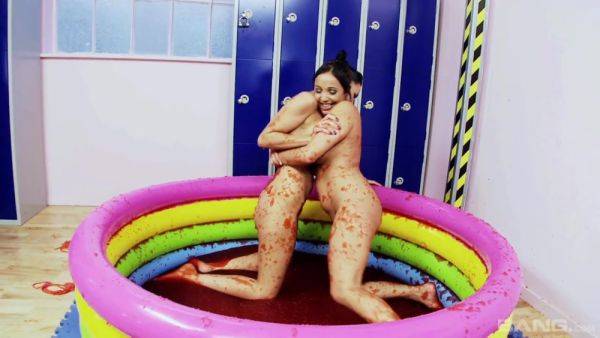 See Tammie Lee And Romana Ryder Wrestle In A Pool Of Jelly - BANG! - hotmovs.com on v0d.com