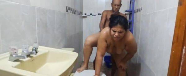 I Seduce My Disgusting Stepfather To Give Us A Nice Bath And We End Up Fucking Deliciously With His Cock In My Tight Pussy - desi-porntube.com - India on v0d.com