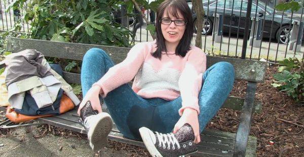 Nerdy amateur pees on herself in public and shares unique angles - alphaporno.com on v0d.com