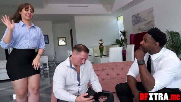 Wife Tommy King's Double Penetration with a Large Black Cock and Her Husband - veryfreeporn.com on v0d.com