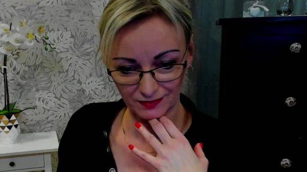 German MILF posing in mini skirt on webcam - drtuber.com - Germany on v0d.com