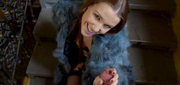 Hot Babe Sucks Stranger's Cock On The Stairs - inxxx.com on v0d.com