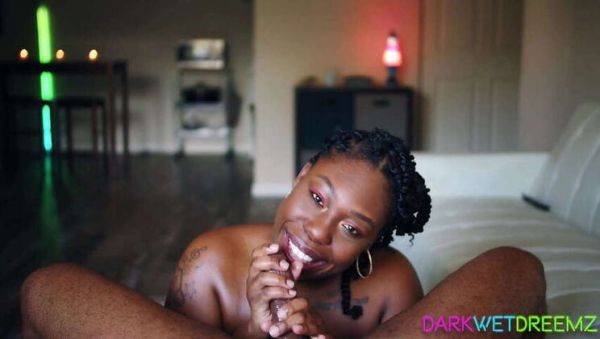 Ebony BBW Bombshell Gives Explicit Blowjob & Cum-Filled Facial - porntry.com on v0d.com