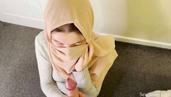 Arab Pregnant Wife Refuses Oral: A Hijab-Wearing Muslim's Defiance. - veryfreeporn.com - Iran on v0d.com