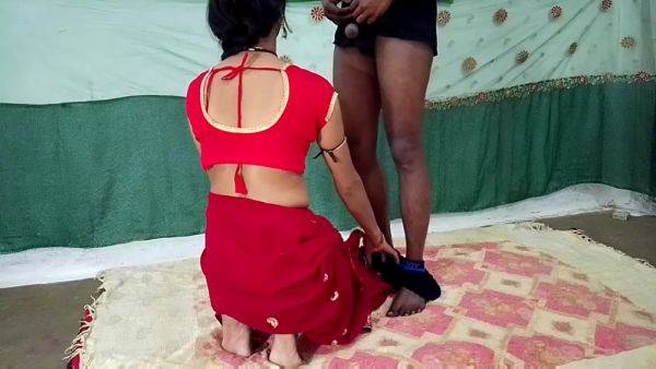 Devar Bhabhi In Padosan Bhabhi Ko Tange Chaudi Karke Choda Or Bhabhi Ko Khub Land Chuswaya Or Ki Land Se Hi Mang Bhar Di - desi-porntube.com on v0d.com