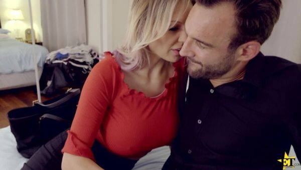 Femme Fatale - S1:E1 - porntry.com on v0d.com