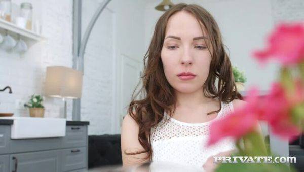 Teen Linda Weasley Prefers Fucking to Art - porntry.com - Russia on v0d.com