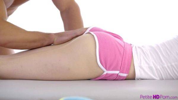 Multi Masseuse - S12:E4 - porntry.com on v0d.com