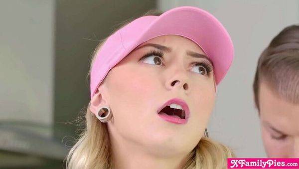 Blonde Teen Chloe Temple Gets Oral Pleasure From Stepbro - veryfreeporn.com on v0d.com