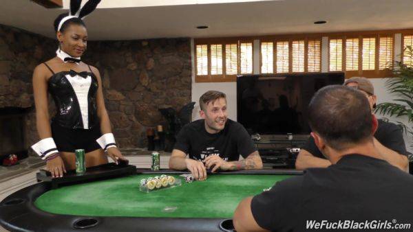 Ebony waitress pleases guys at the poker table with limitless sex - hellporno.com on v0d.com
