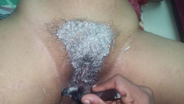 Clean Shave In Husband Shave To Wife The Hair And Make Cute Latest Designs Viral Video - desi-porntube.com - India on v0d.com