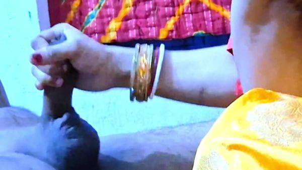 Indian Blowjob In Blowjob Show Boobs - desi-porntube.com - India on v0d.com