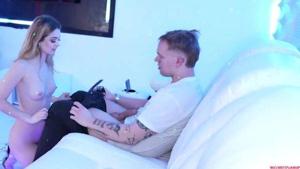 Molly Little - Stepsisters Irresistible Seductions (2160) Upee - videomanysex.com on v0d.com