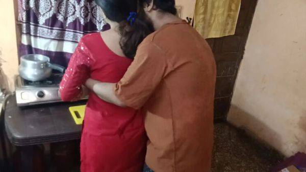 Indian Aunty Fucked in Kitchen While Cooking - Hindi Audio Full Video - porntry.com - India - Bangladesh on v0d.com
