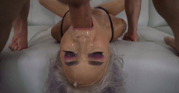 Avery Black gets her pussy filled with sticky, messy cum on her makeup - alphaporno.com on v0d.com