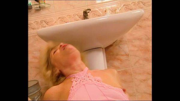 Granny MILF Effie Gets Fucked Hard in Heat by Jorg JJ - veryfreeporn.com - Italy on v0d.com