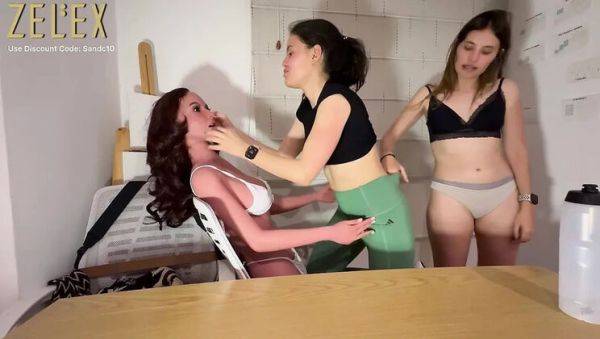 Scarlettandc Lesbian Threesome with Zelex Doll Amazing Tits Fingering Orgasm - veryfreeporn.com - Colombia on v0d.com