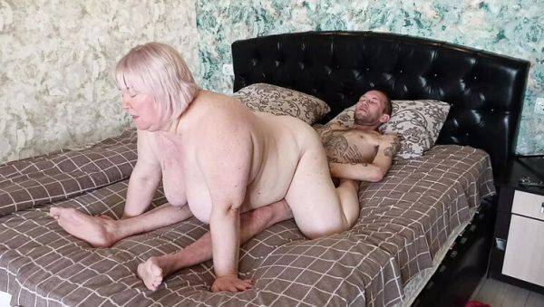 Neighbor MILF Zona901 Sucks Dick and Gets Fucked Cowgirl Pose - porntry.com - Russia on v0d.com