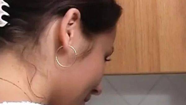 German Amateur Couple Messy Blowjob and Hardcore Action in Bathroom - veryfreeporn.com - Germany on v0d.com