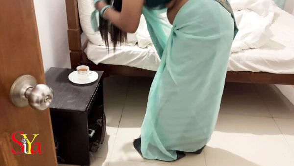 Siya Bhabhi Hot Goa Trip Part 1 - Hindi Sasur Bahu Sex with Big Natural Tits - xxxfiles.com on v0d.com