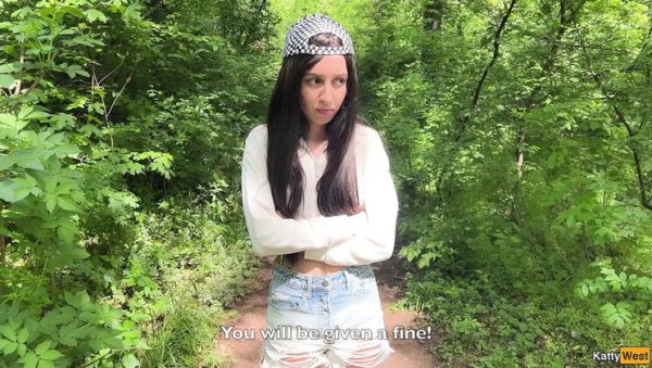 Caught Russian beauty Katty West drawing graffiti in forest - outdoor fuck with cum in panties - veryfreeporn.com - Russia on v0d.com