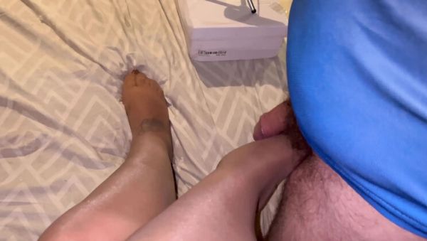 Amateur BBW Wife Films Cum On Her Pantyhose Feet With Smartphone - porntry.com - Italy - Japan on v0d.com